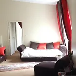 52 Clichy Bed & Breakfast - Chambre D\'Hotes